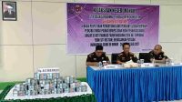 Kajari Manado Wagiyo, SH, MH (tengah) didampingi Kasi Intelijen Hijran Safar, SH, MH serta Kasi Pidsus Evans Sinulingga, SH, MH (ist)