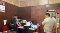 Suasana penggeledahan dan penyitaan di Kantor Dinas Lingkungan Hidup (DLH) Kota Manado oleh Penyidik Kejari Manado (ist)