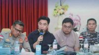 Bupati Kabupaten Kepulauan Sangihe, Michael Thungari, S.E., M.M., didampingi Wakil Bupati Tendris Bulahari memimpin Rapat Koordinasi di Ruang Serbaguna Rumah Jabatan Bupati (ist)