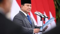 Presiden Prabowo Subianto menyaksikan pengucapan sumpah Hakim Konstitusi serta pelantikan keanggotaan Ombudsman Republik Indonesia (bpmisetpres)