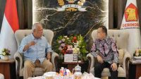Caption Foto : Tampak Wakil Ketua DPR RI Prof Dr, Ir, Sufmi Dasco Ahmad, SH, MH Bersama Kepala Otorita Ibu Kota Nusantara (OIKN) Basuki Hadimuljono di Gedung Nusantara III, Kompleks Parlemen, Senayan, Jakarta sedang Membahas Progres Pembangunan IKN.(Doc.Foto : Ist)